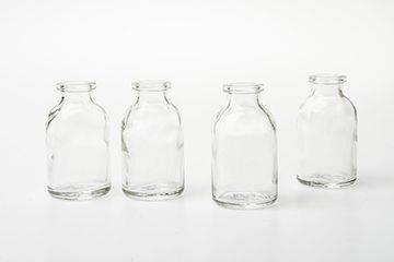 Liten glasvas - Glasflaska i gruppen Inredning / Glasvaser / Glasflaskor hos Kransmakaren.se (26082)