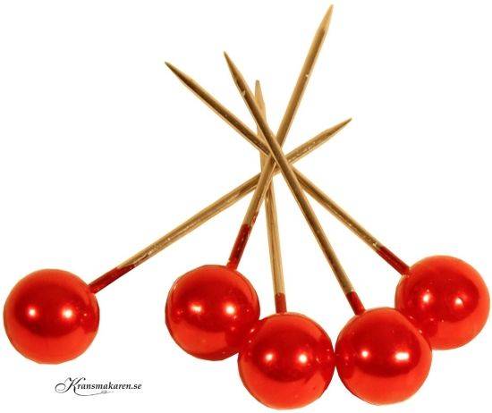 Pärlnålar, röda, 20 mm. 5 st. i gruppen Pynt & dekorationer / Pärlor / Pärlor med nål / Röda hos Kransmakaren.se (1365-19-5)
