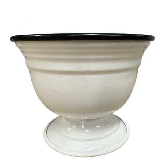 Kruka i vit metall ca 13 cm i gruppen Inredning / Krukor & Kannor hos Kransmakaren.se (1546-S)
