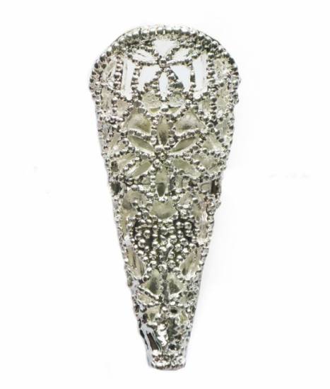 Silverfärgad dekorativ corsage med magnet