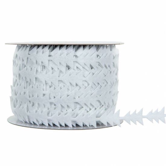 Band med granar i vitt, 15 mm ( 25 meter ) i gruppen Krans & Floristtillbehör / Textilband & Snören / Band till Jul hos Kransmakaren.se (2141625-02)