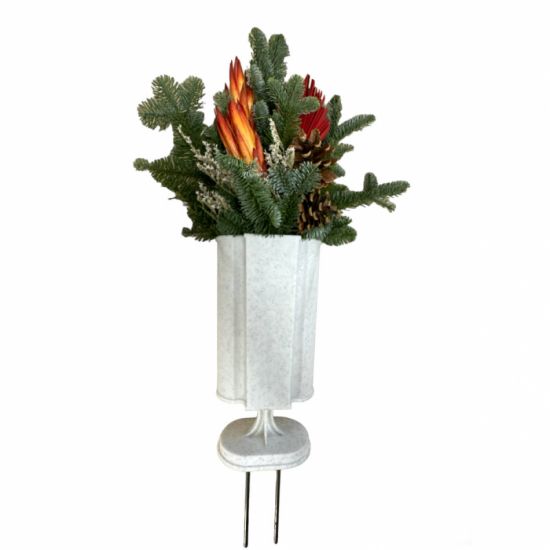 Gravbukett med Ananasblommor och Grå gravvas i gruppen Gravdekorationer / Egengjorda Gravdekorationer / Gravdekorationer - Säsong hos Kransmakaren.se (300-150)