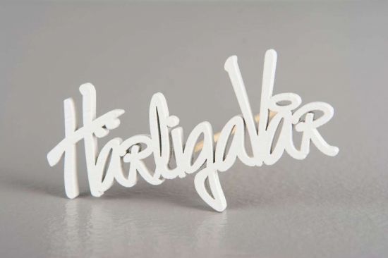 Härliga vår, vit, 9.5 x 5 cm i gruppen Pynt & dekorationer / Skyltar med text / Övriga hos Kransmakaren.se (44515)