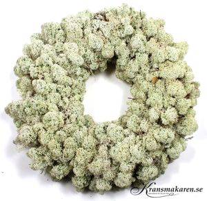 Mosskrans, odekorerad. ca 26 x 26 cm