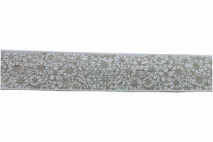 Bege band med vita  blommor. ( 2,5 meter )