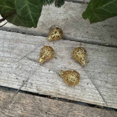 Guldfärgad dekorationsnål krona 4st 20mm Guldfärgad dekorationsnål krona 4st 20mm