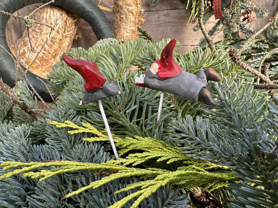 Lilltomte, 2 olika. 3,5-4 cm