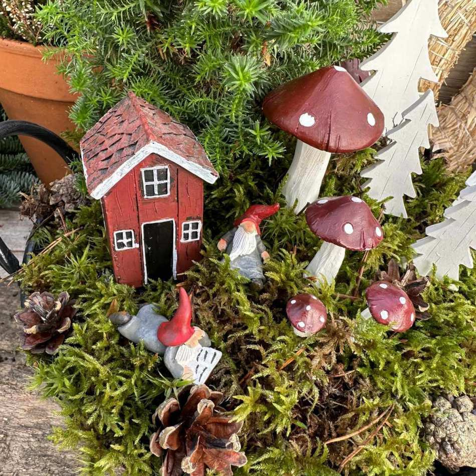 Lilltomte, 2 olika. 3,5-4 cm