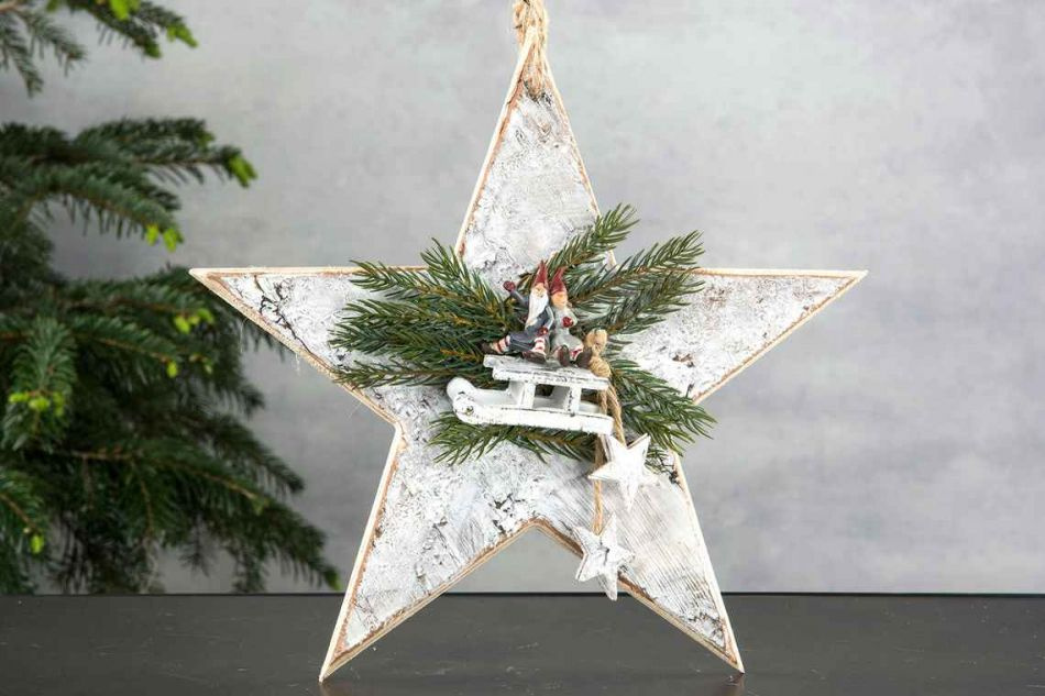 Tomtefamilj. 2 st olika.