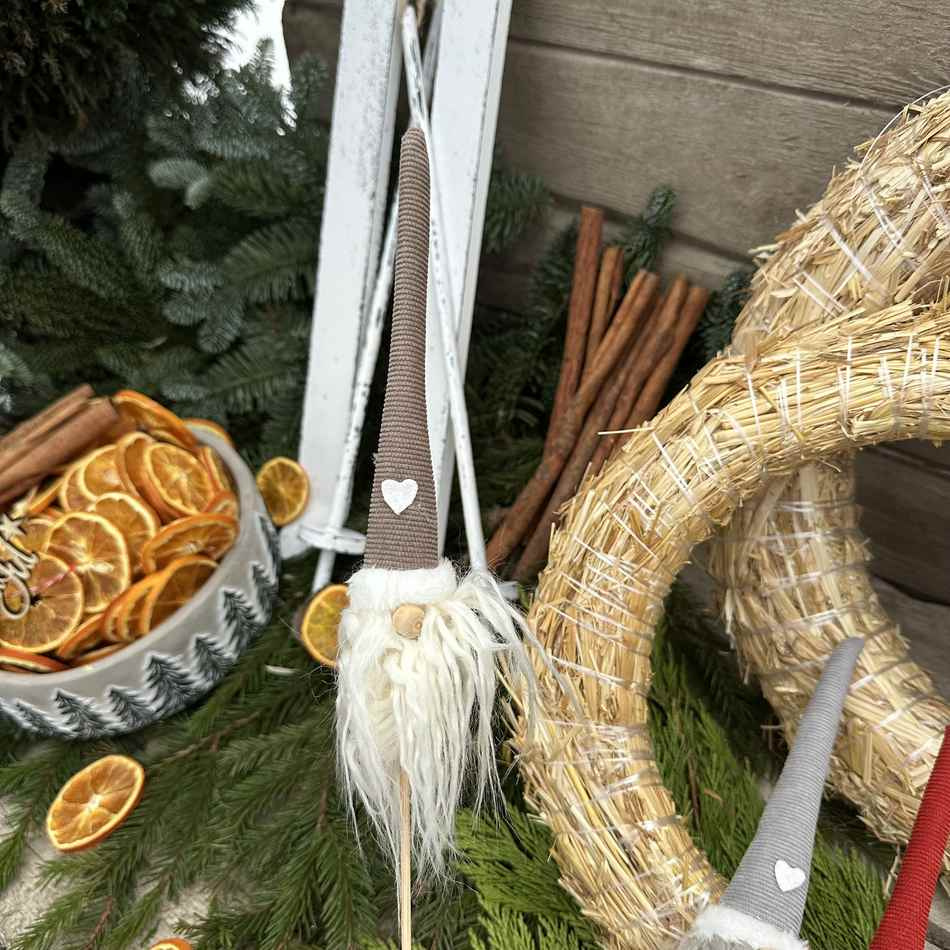 Tomtar, 3 olika. ca 22 cm