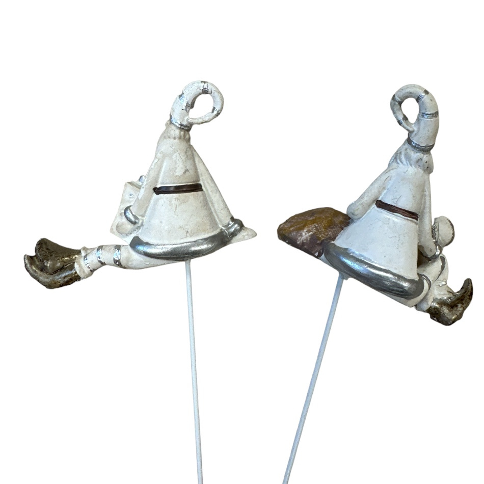 Tomtar med säck och paket. Ca 10 cm