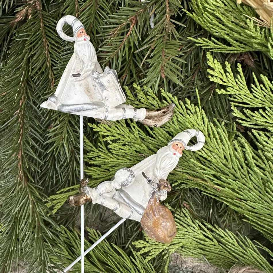 Tomtar med säck och paket. Ca 10 cm