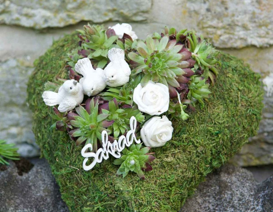 Fåglar, vit/grå. ca 7 cm.