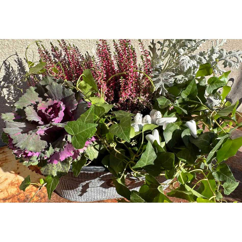 Fåglar, vit/grå. ca 7 cm.