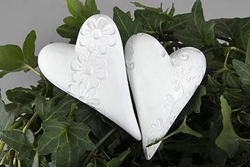 Hjärtan med mönster, vita. 2st