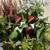 Hjärtan med mönster, röda. 2st Hjärtan med mönster, röda. 2st