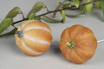 Pumpa, 5cm. 2 stycken olika