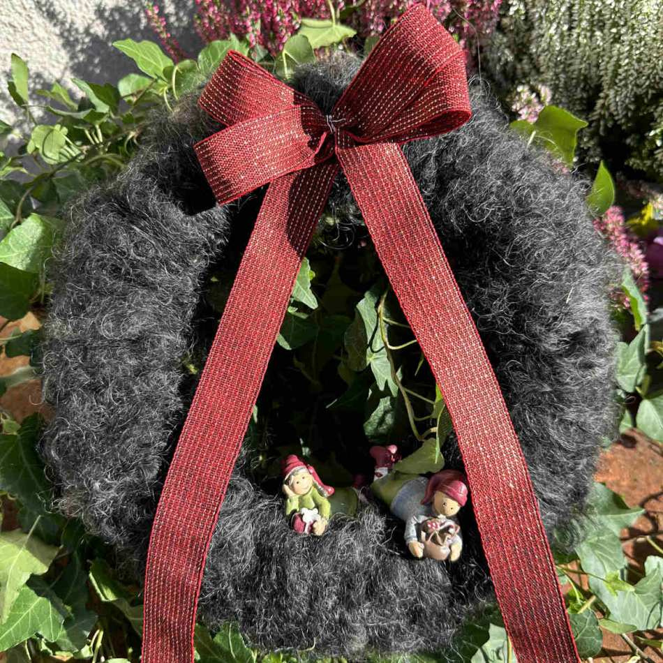 Tomtebarn, 2 olika. ca 6 cm