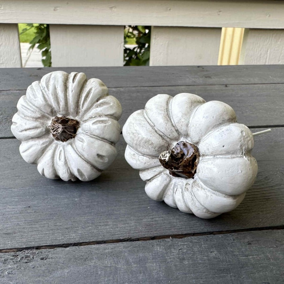 Pumpor vita 2 st olika