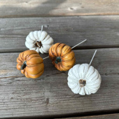 Pumpor vita 2 st olika Pumpor vita 2 st olika