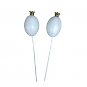 Vita ägg att dekorera med till påsk påskägg med krona