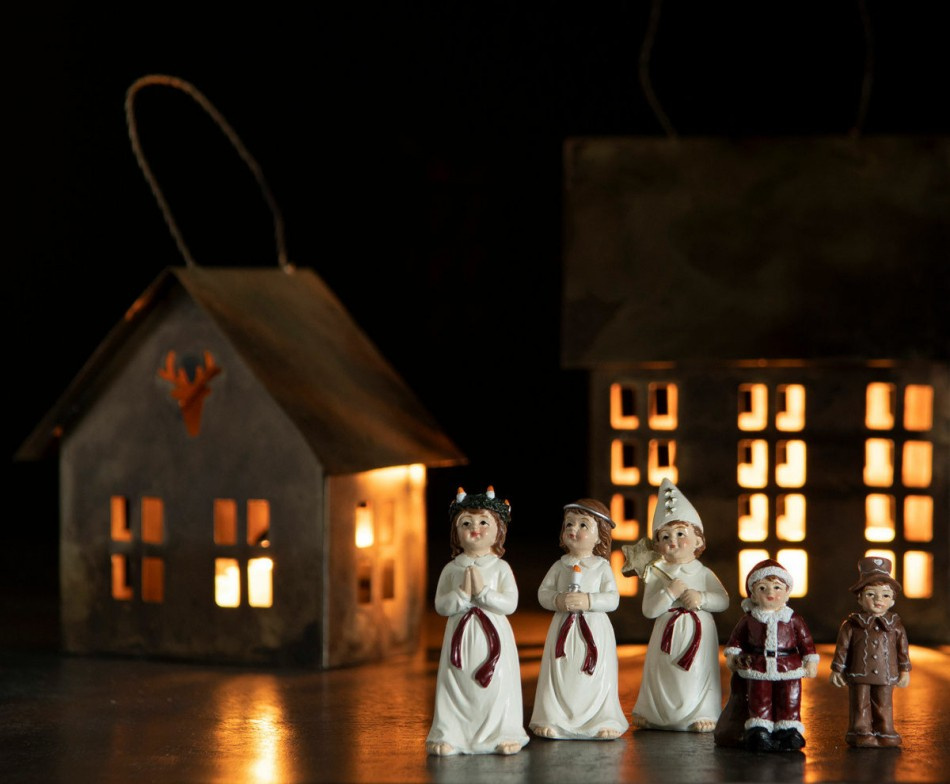 Luciatåg med 5 olika figurer