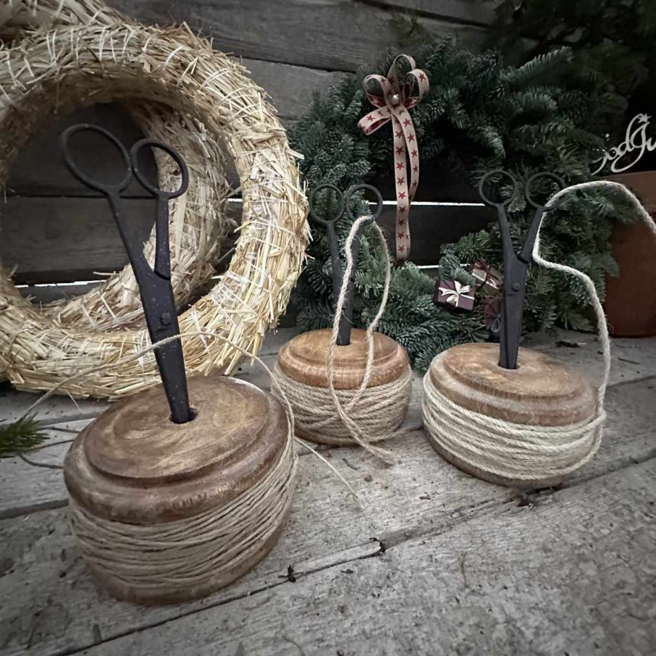 Snörhållare med sax Dekoration, beige snöre