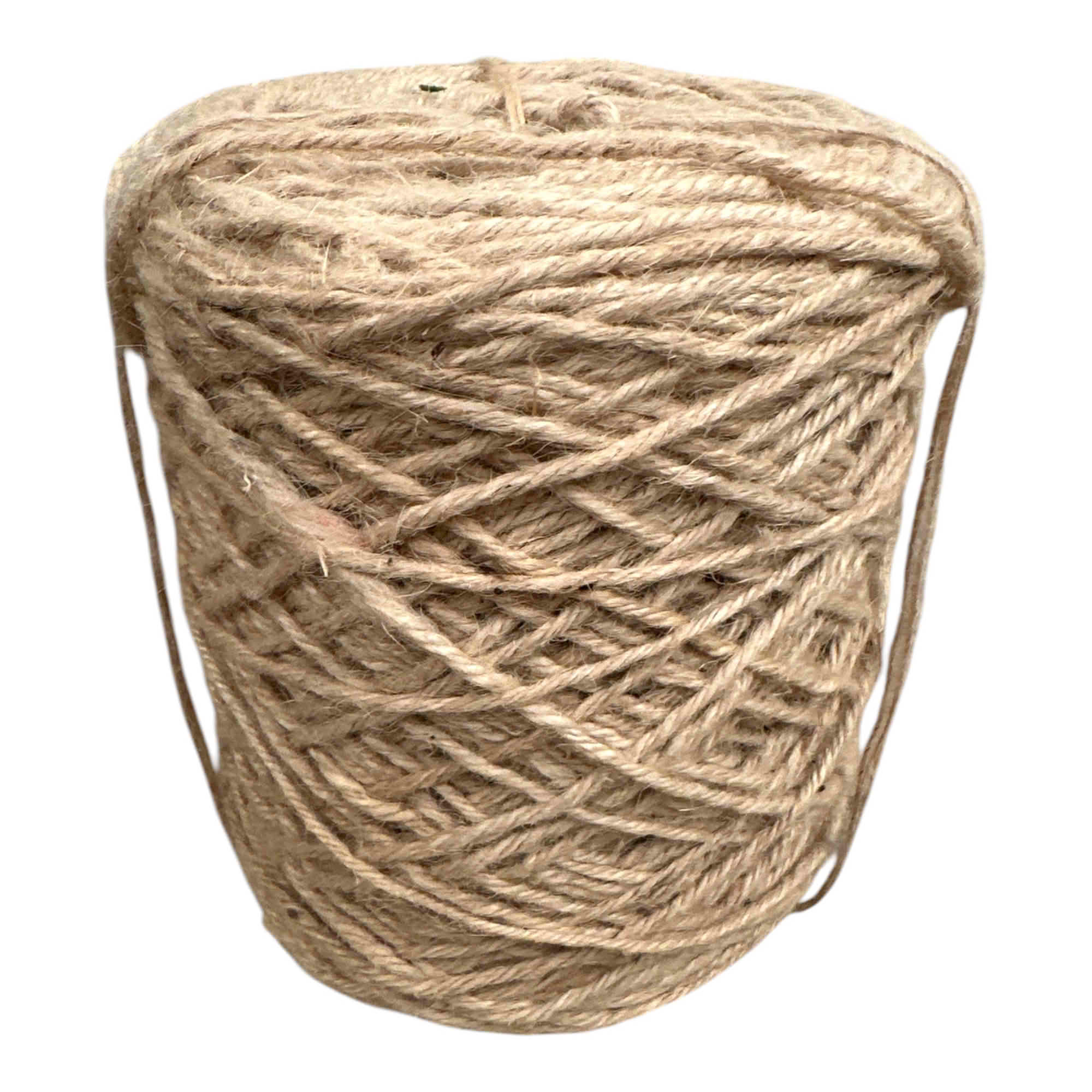 Närbild på ljusbeige tvinnat jutesnöre med synliga naturfibrer
