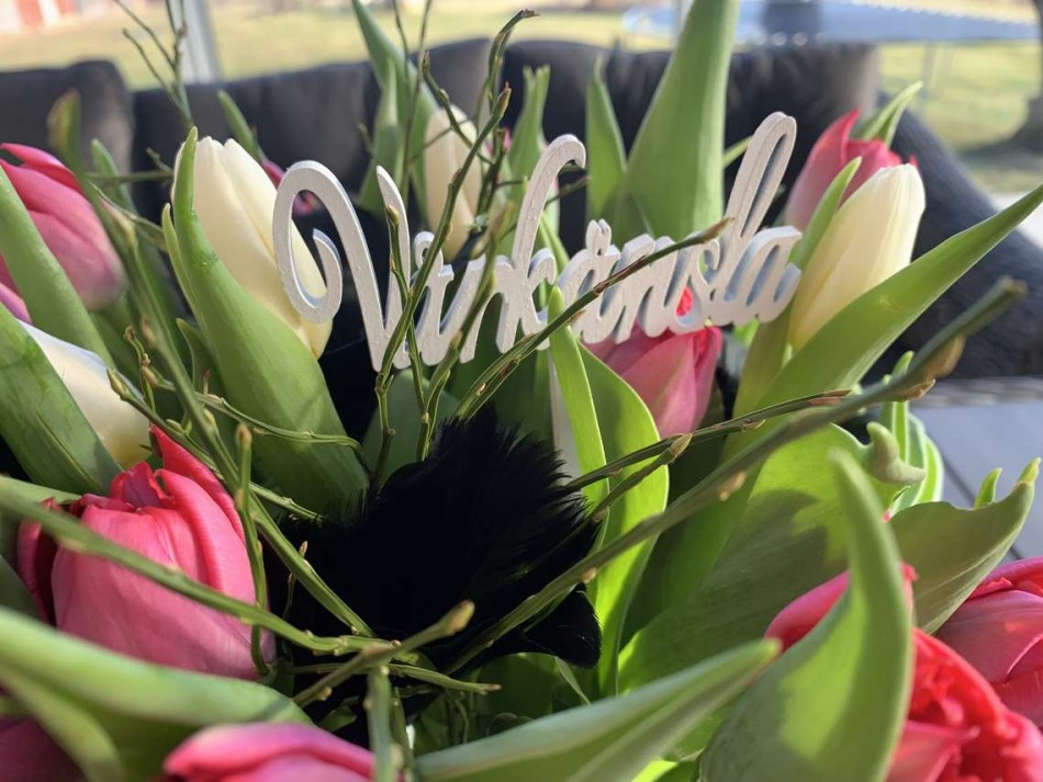 Blomformade fjädrar. Svarta. 12 st