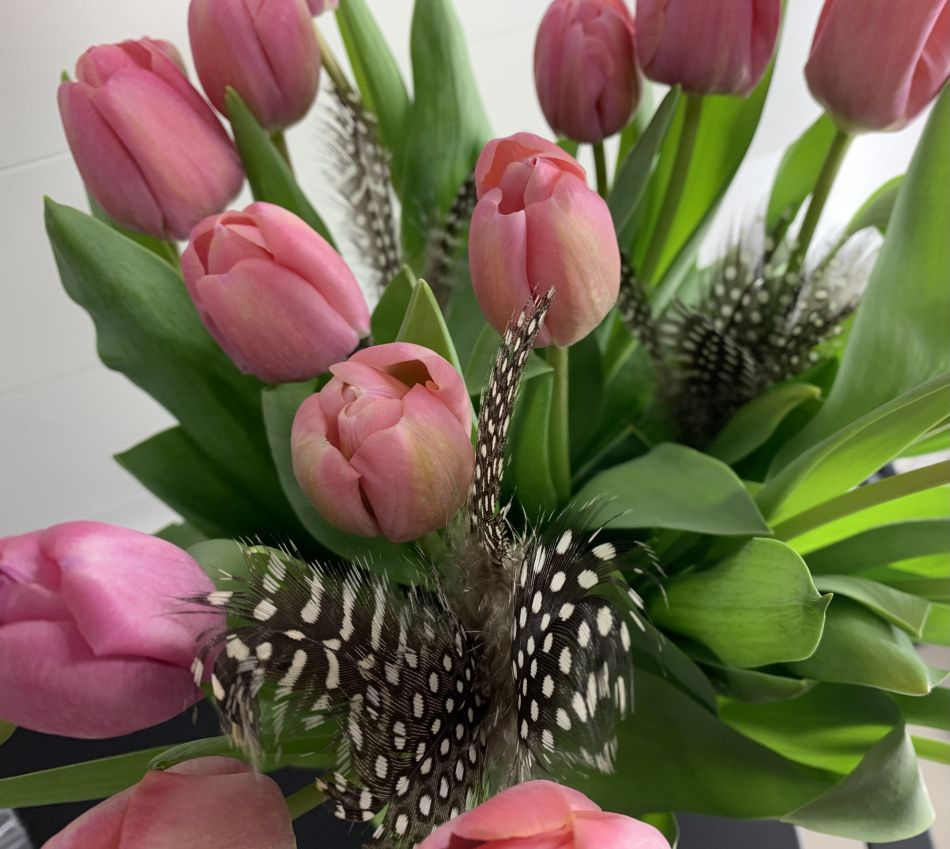 Fjädrar, trådade. 12 st. Pärlhöns