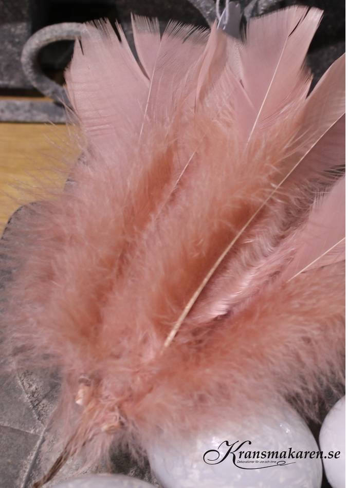 Fjädrar, trådade. 12 st. vippor. Gammalrosa.