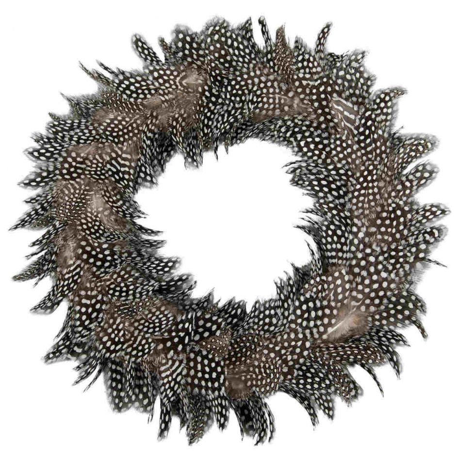 Krans med fjädrar. ca 30 cm.