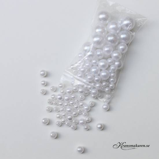 Akrylpärlor vita mixade storlekar