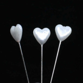 Hjärtformad floristnål. Creme. ca 40 st Hjärtformad floristnål. Creme. ca 40 st