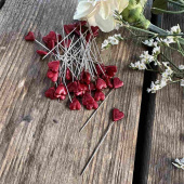 Hjärtformad floristnål. Röd. ca 40 st Hjärtformad floristnål. Röd. ca 40 st