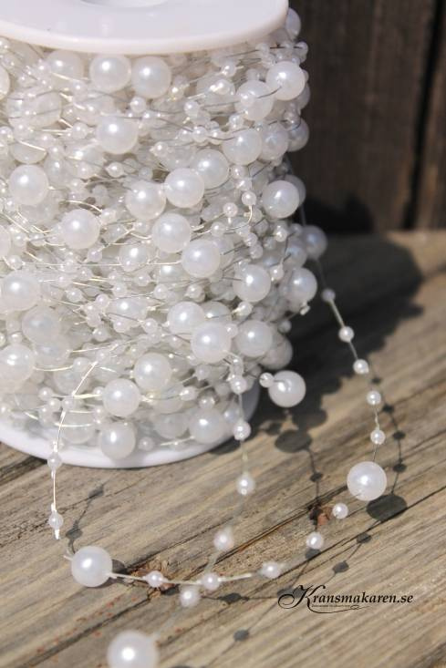 Pärlor på tråd, vita pärlor.  3 meter