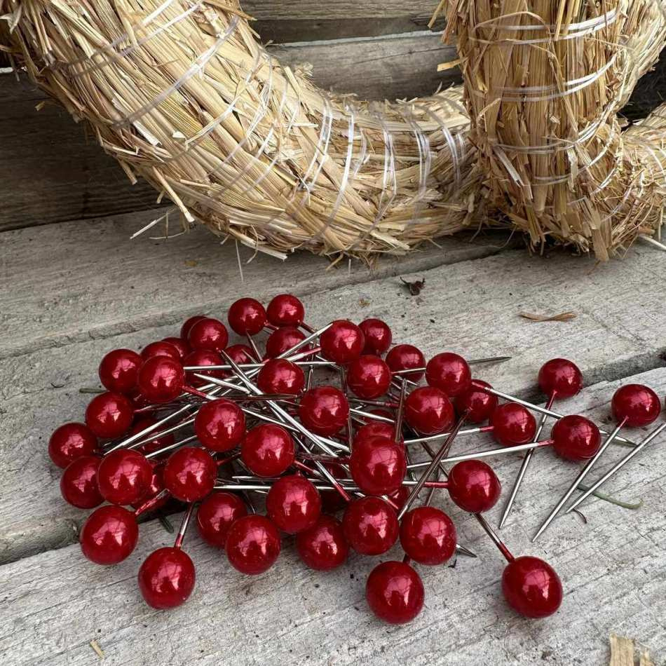 Pärlnålar, röda, 2 cm. 50 st.