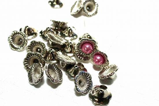 blomma till nålpärlor