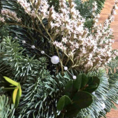 Pärlor på tråd, vit, 3 meter Pärlor på tråd, vit, 3 meter