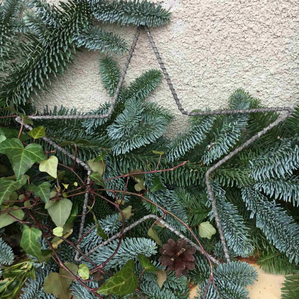 Stjärna i metall. 28 cm