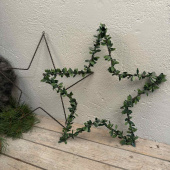 Stjärna i metall med buxbom. ca 39 cm Stjärna i metall med buxbom. ca 39 cm