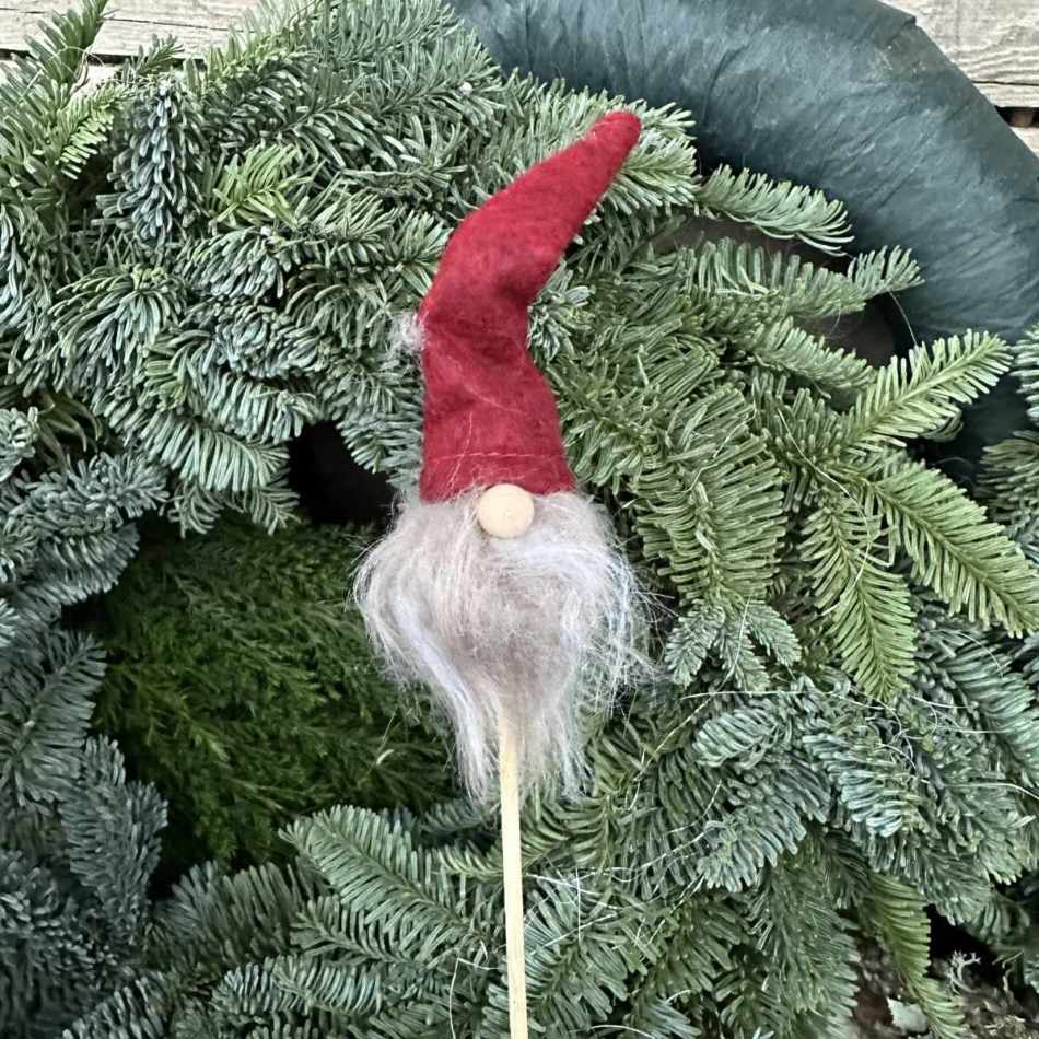 Tomtar, 3 olika. ca 12 cm