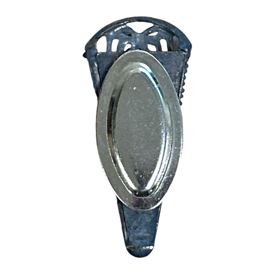 Corsagehållare med magnet, silverfärgad med inslag av svart ca 4,5x2 cm