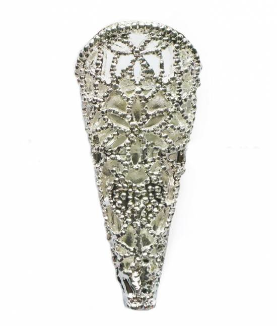 Silverfärgad corsage för blommor