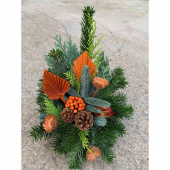 Stående gravdekoration i ädelris dekorerad med torkade växter Stående gravdekoration i ädelris dekorerad med torkade växter