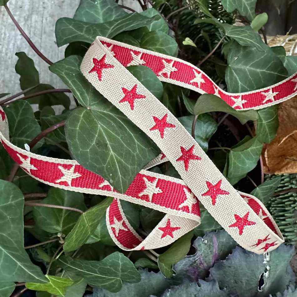 Band med röda stjärnor Brun/Röd. (3 meter)