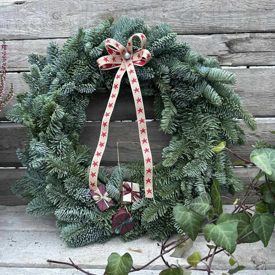 Band med röda stjärnor Brun/Röd. (3 meter)