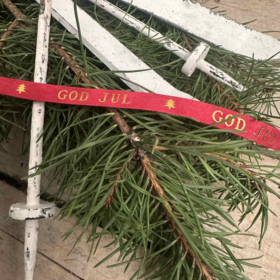 Rött läderband med texten God Jul. (2.5 meter)