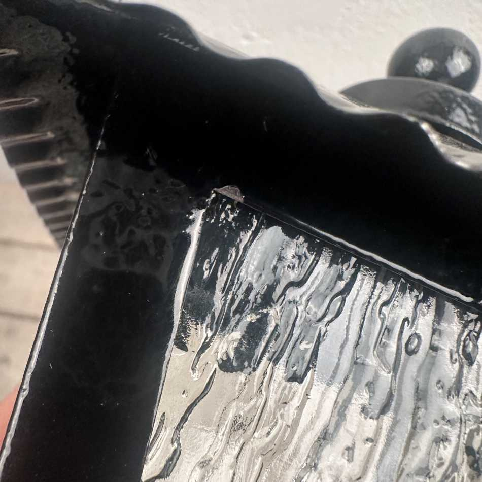 Gravlykta med kula, svart