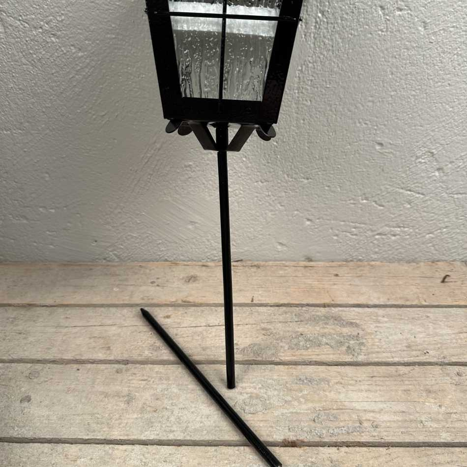 Gravlykta med kula, svart